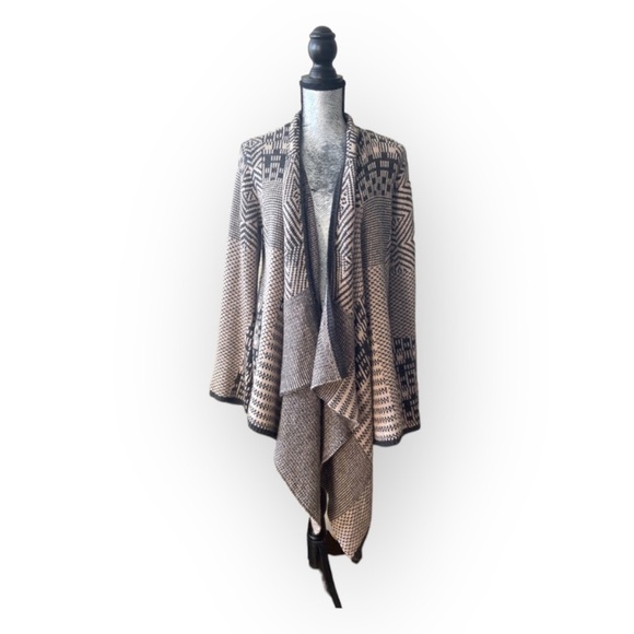 𝅺⭐️2 FOR $20⭐️ Knox rose cardigan knit sweater size medium - Picture 1 of 7